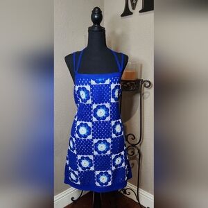Chelsea & Violet Blue and White Crochet Floral Dress. Size L. NWT